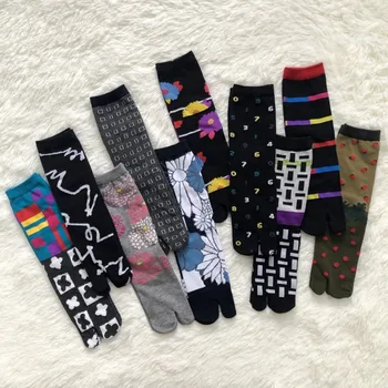 Новые забавные креативные женские носки с двумя носками, полосатые, с кубическим номером, из хлопка с цветочным рисунком и клубникой, Арт-милые Носки-таби Осень-зима