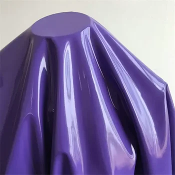 Фиолетовая блестящая глянцевая мягкая виниловая ткань из лакированной кожи, эластичная ткань из ПВХ, материал для обивки платья Шириной 145 см, продается по счетчику